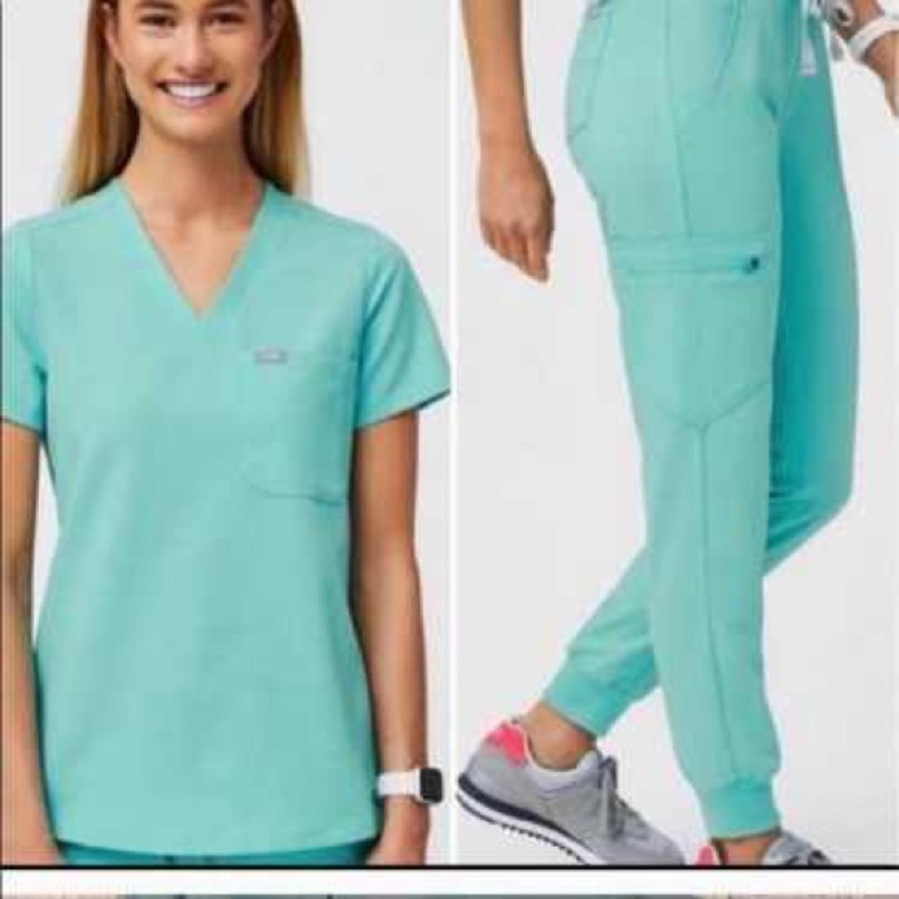 Figs Women's Fresh Aqua Scrub Set